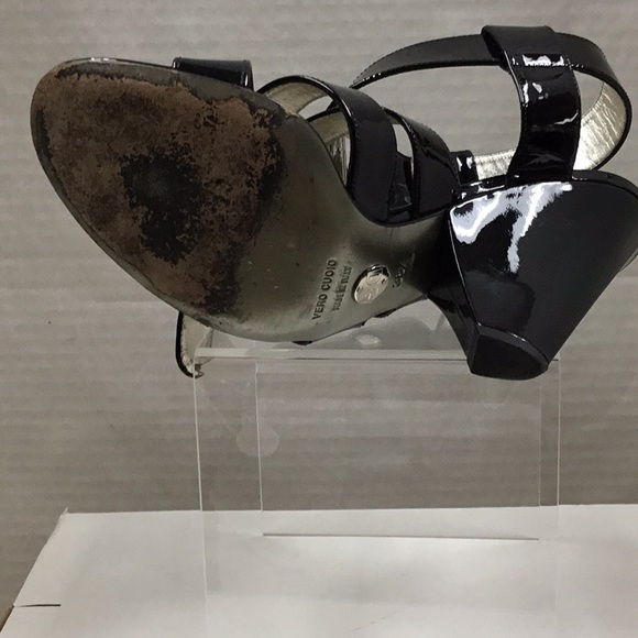 Dolce & Gabbana black patten strappy sandal heels. - Picture 4 of 4